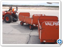 2 Tractors Kubota 4 baggage carts